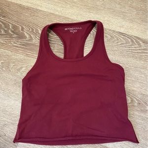 Beyond Yoga sports top - red medium